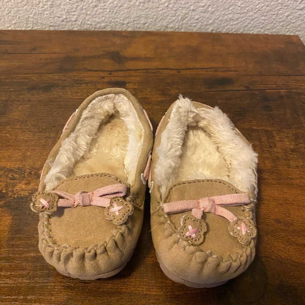 Girls slippers